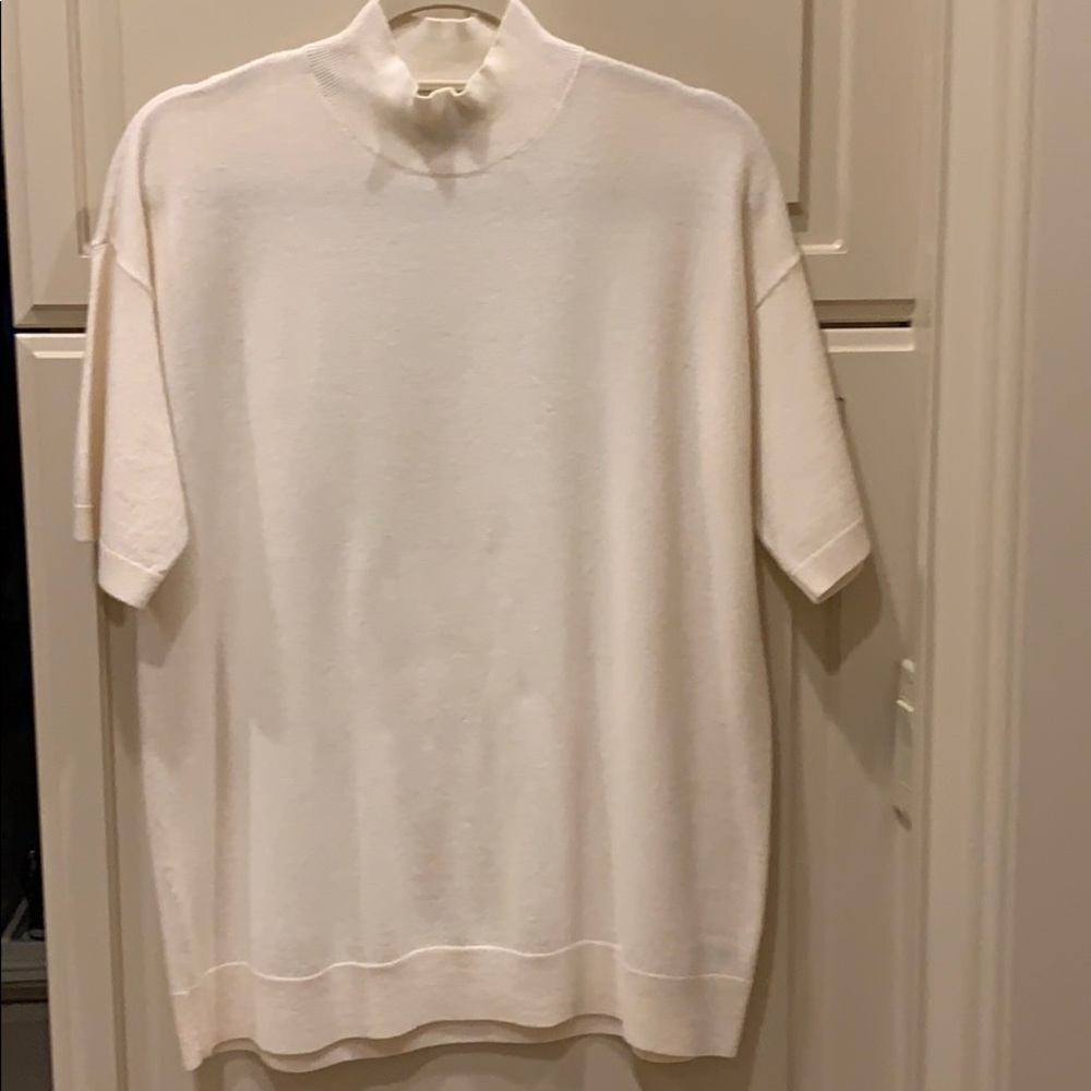 Short sleeve top